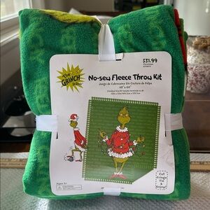 Dr. Seuss The Grinch No-Sew Fleece Throw Kit 48”x 60” Inch. NEW